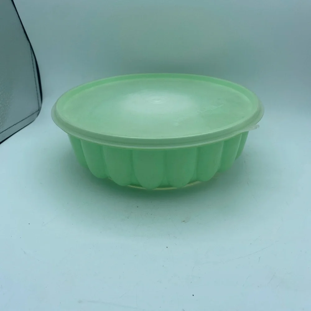 VTG Tupperware 3pc Jel-N-Serve Jello Mold Ice Ring Mint Green 9”